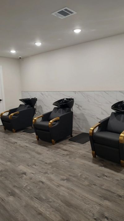 Shared shampoo stations for hair stylists